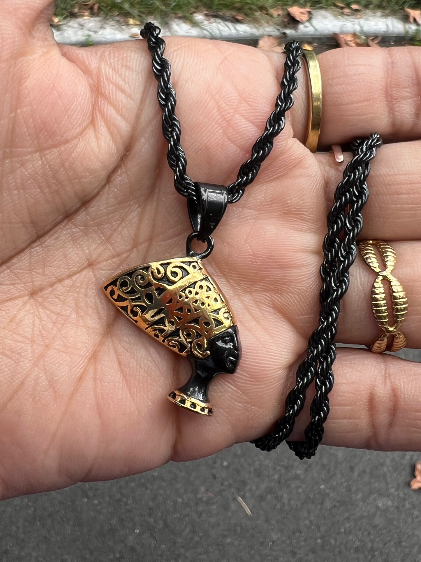 Blk Nefertiti Necklace