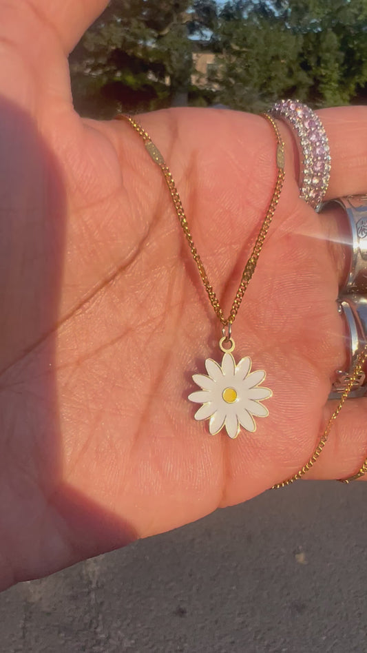 Daisy Up Necklace