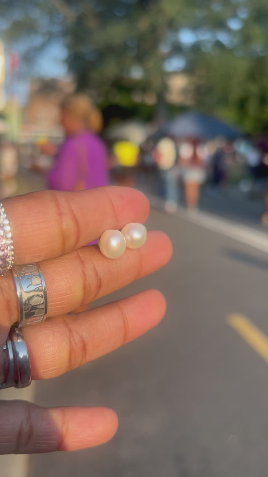 Water Pearl Stud earrings